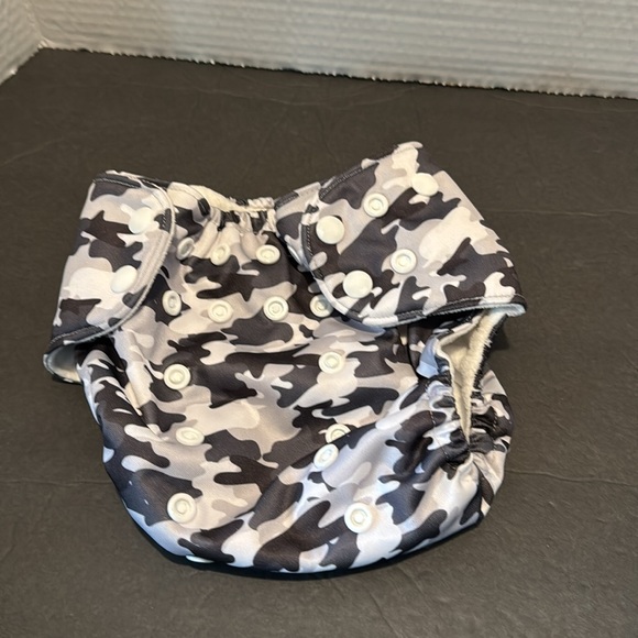 Lot of 3 Wegreeco Reusable Diapers - Picture 4 of 10